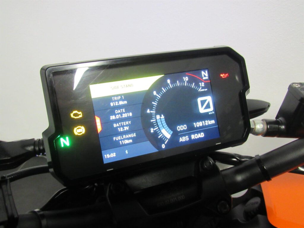 KTM 390 DUKE DOORNEKAMP MOTORSPORT SCHERMPJE ideale beginners motor