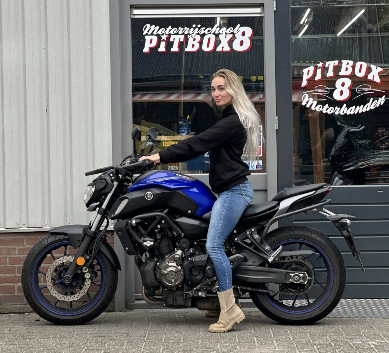 Motorrijschool Pitbox8